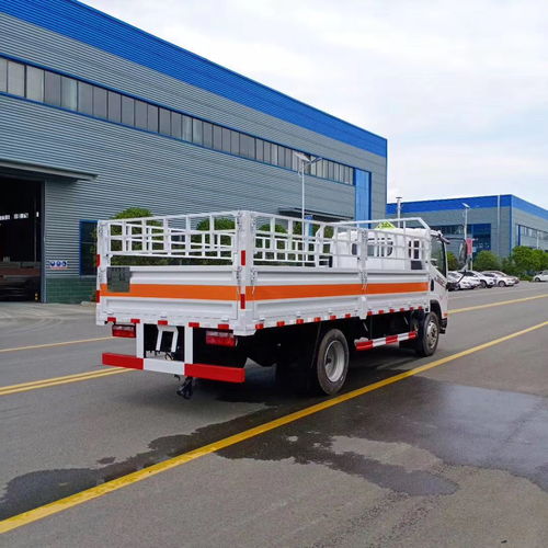 新規(guī)下空氣懸架危險(xiǎn)品運(yùn)輸車(chē)上牌流程解析 從特種到普通的轉(zhuǎn)變與注意事項(xiàng)